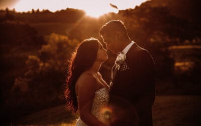 Intimate ideas for wedding photos to show romance and love